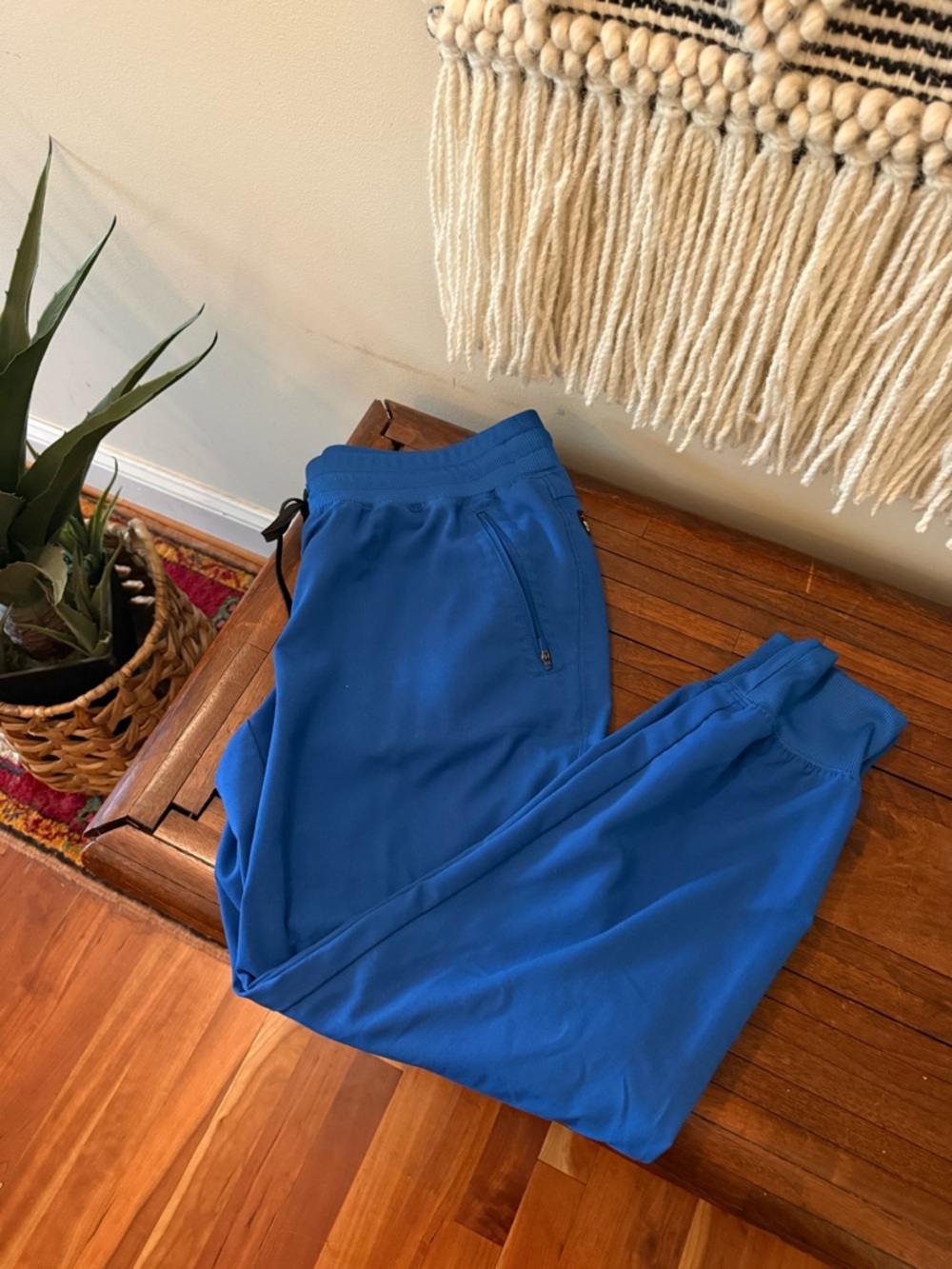 Grey’s Anatomy spandex stretch by barco jogger scrubs in Royal Blue Sz MP